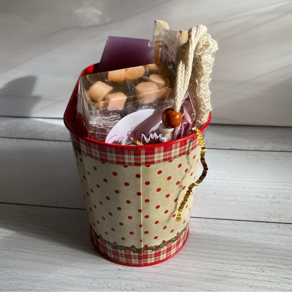 Handmade Christmas Soap Gift Tin, Deer with Santa Hat Tin, ( PRICE IS FIRM ) - Picture 7 of 8